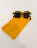 Retro Roundie - Stylish round sunglasses for little kids - Brown with dust bag